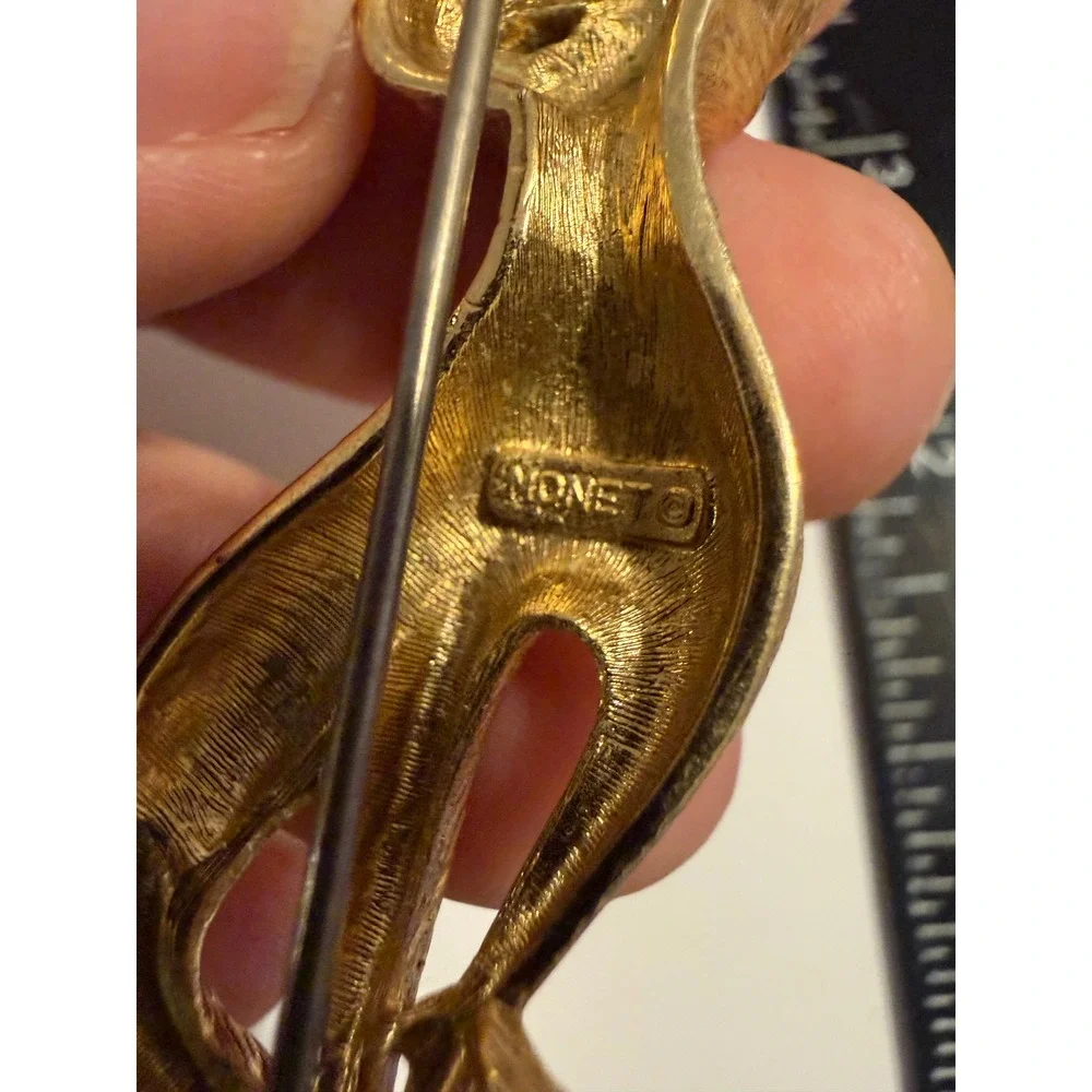 Vintage Monet Gold Tone Textured Sitting Cat Brooch Pin Mid Century Modern Style